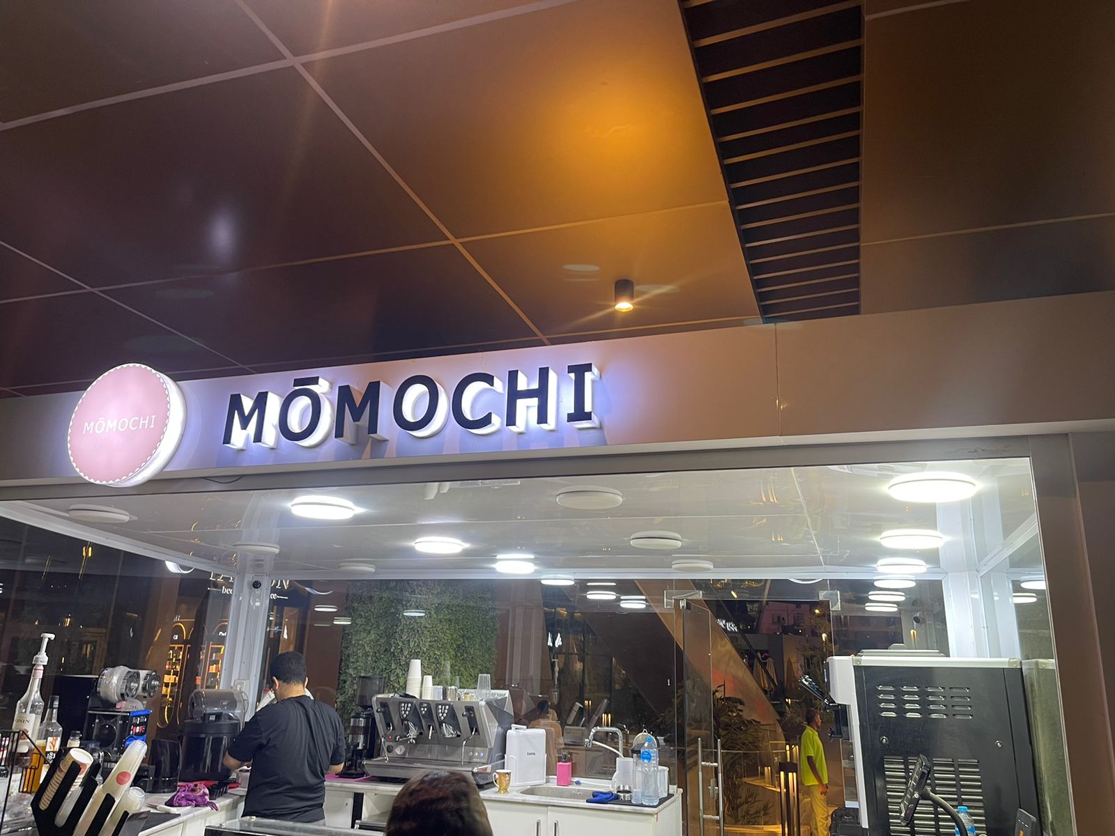 MOMOCHI